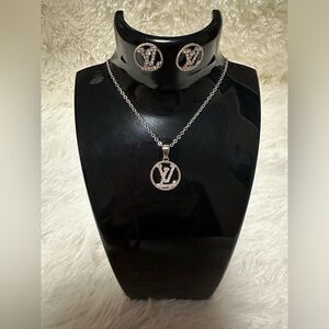 Luxury Fashion Jewelry Set Silver-tone LV Style
